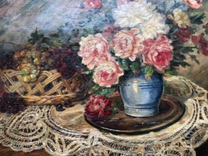 Niet of onleesbaar gesigneerd - Prachtig heel groot stilleven - vaas bloemen op kanten kleed. kopen? Bied vanaf 10!