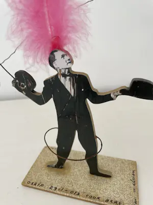 Ossip - heer met bolhoed kopen? Bied vanaf 165!