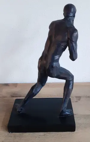 Niet of onleesbaar gesigneerd - Beeld/figuur "Onbewapende Weerstand" kopen? Bied vanaf 1!
