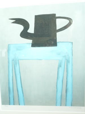 Klaas Gubbels - Zeefdruk, zwarte kan op blauwe tafel, mooi ingelijst. kopen? Bied vanaf 375!
