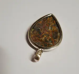 Nieuwe  hartvormige  hanger met gouden Pietersiet  in 925  Zilver kopen? Bied vanaf 50!