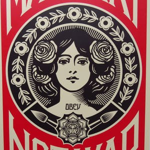 AcheterShepard Fairey - Make Art, Not War? Enchérissez de 1!