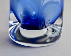 Elme Glasbruk - Zweedse Vaas - Kristal - Koningsblauw transparant - bijzonder design kopen? Bied vanaf 1!