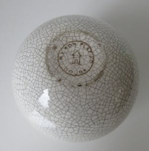 Plateelbakkerij Zuid-Holland - Wit craquele platelen Bolvaasje ontwerp LJ Muller na 1930 kopen? Bied vanaf 1!