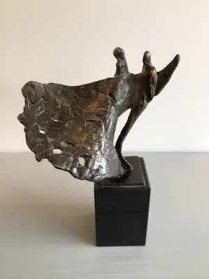 Buy Bernadette Leijdekkers - Sculptuur “ Toekomst “ zeldzaam? Bid from 89!