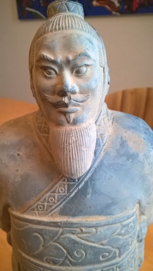 Niet of onleesbaar gesigneerd - "Wijze chinese krijgsheer" (Sun Tsu?) kopen? Bied vanaf 1!