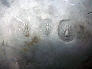 Niet of onleesbaar gesigneerd - Gedecoreerde tinnen schaal -1817- kopen? Bied vanaf 10!