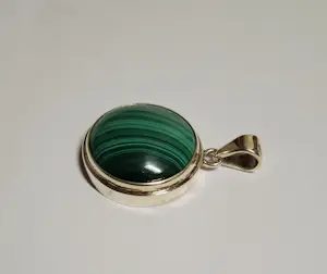 Nieuwe zilveren hanger met ronde malachiet kopen? Bied vanaf 45!