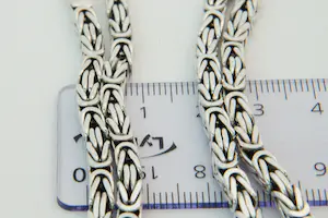 60 - Lang (65cm) & massief 1e gehalte (925/1000) zilveren "konings" ketting kopen? Bied vanaf 90!