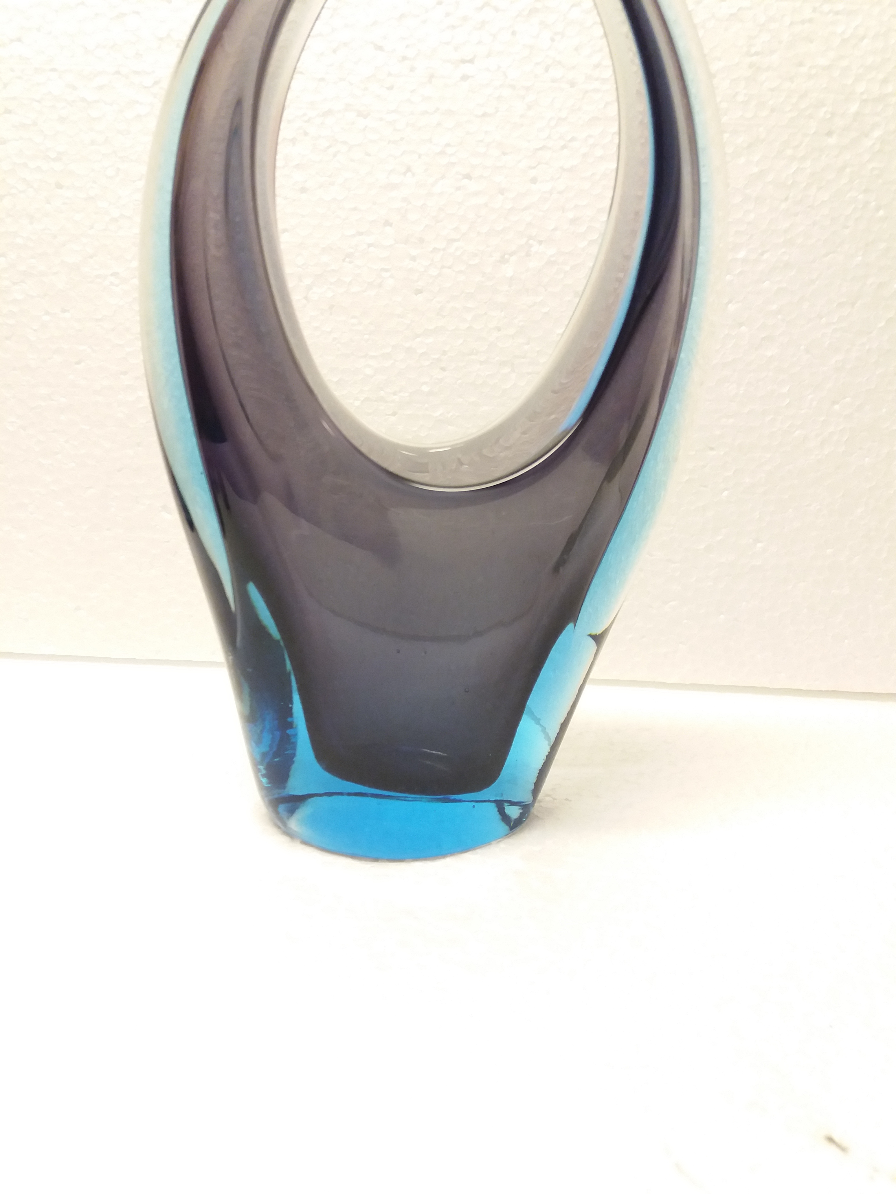 Niet of onleesbaar gesigneerd - Vintage blauwe glazen vaas Murano kopen? Bied vanaf 1!