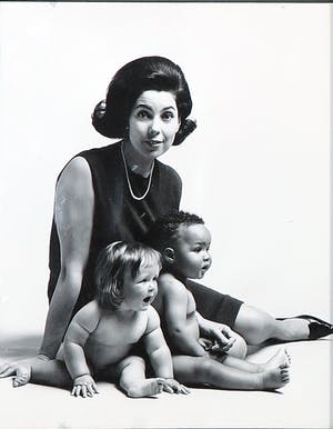 Paul Huf - Foto, lot van twee los ingelijste portretten van John Lanting en Corrie Brokken kopen? Bied vanaf 1!