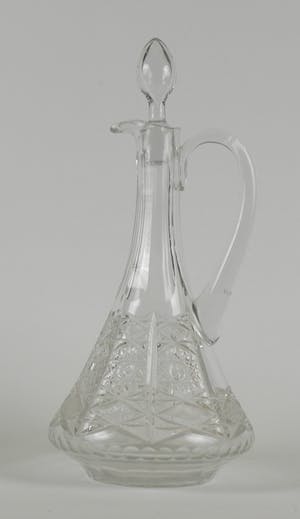 Niet of onleesbaar gesigneerd - Zware hoge kristallen karaf met stop kopen? Bied vanaf 1!