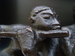Brons (Onbekend) - "fluitspeler". kopen? Bied vanaf 135!