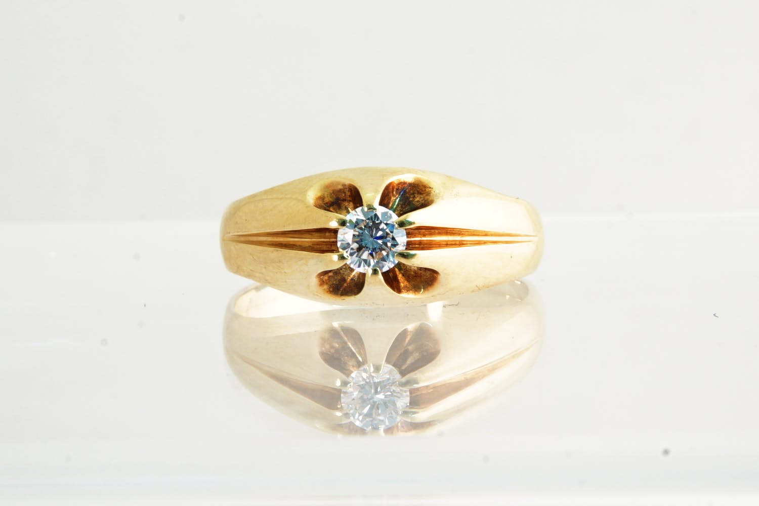 79 - Mooie geel-goud (14 krt) & diamanten (ca. 0.30ct) H/si1  solitair-ring kopen? Bied vanaf 240!