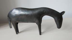 Niet of onleesbaar gesigneerd - naïef plaatstalen paard kopen? Bied vanaf 1!