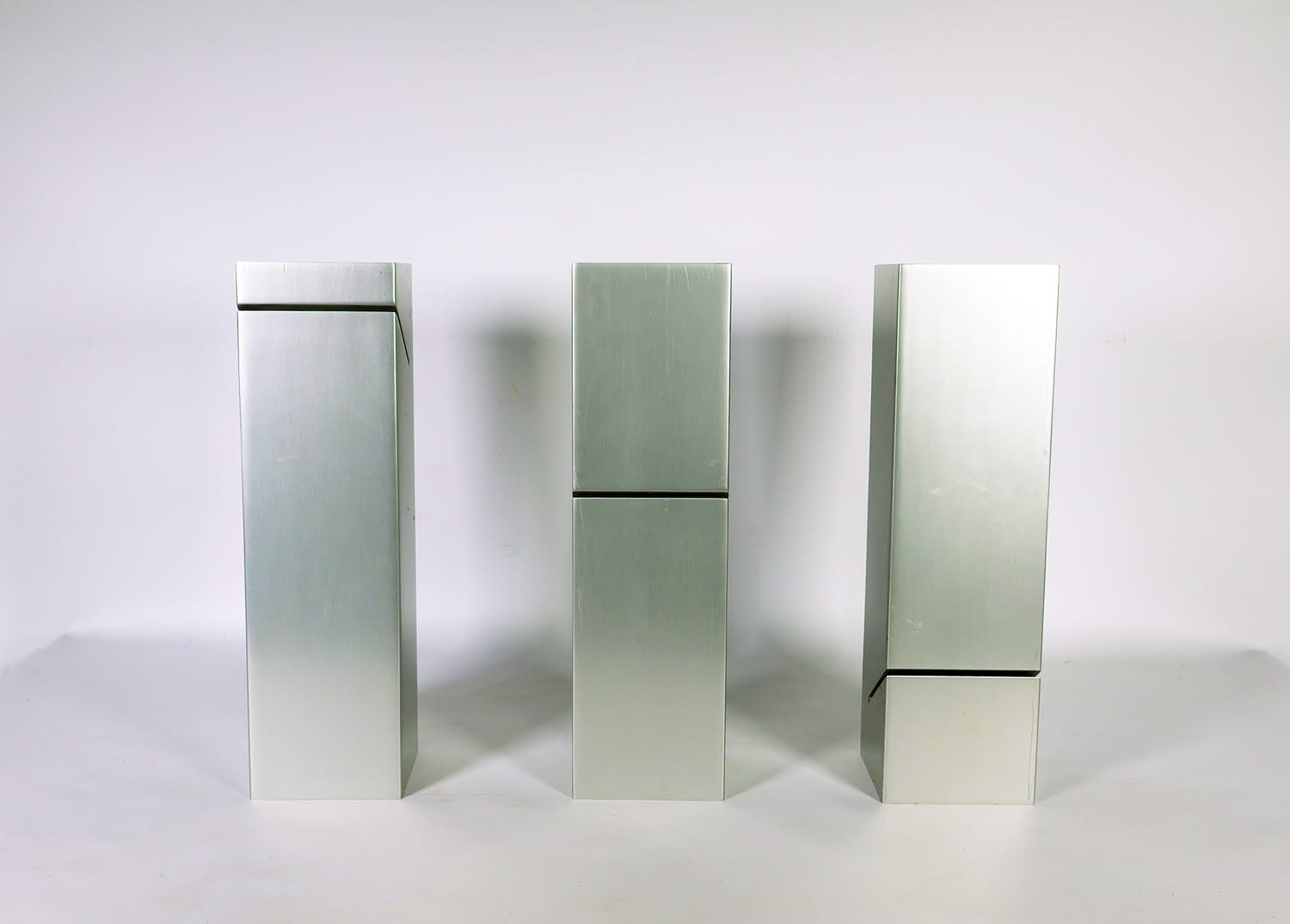 Jan van Dijk - Drie aluminium objecten, 11.112 & 113 verkocht voor € 1!