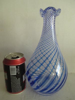 Niet of onleesbaar gesigneerd - Murano vaas met spiraal kopen? Bied vanaf 1!