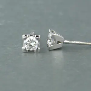 18k wit gouden solitair oorknoppen met briljant geslepen diamant tot. 0,22ct kopen? Bied vanaf 300!