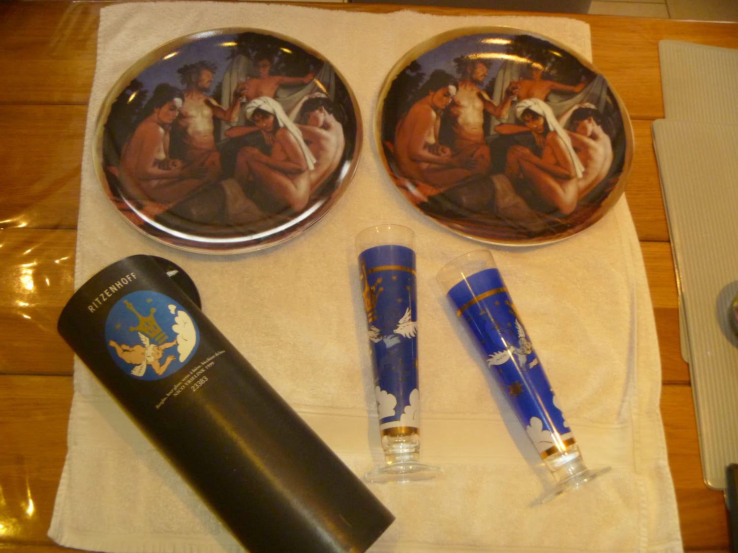 Nico Vrielink - laatste kans : 2 borden + 2 glazen met afbeeldingen van Nico verkocht voor € 1!