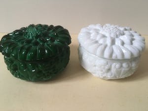 Frantisek Pazourek - 2 Art Deco dekseldozen kopen? Bied vanaf 44!