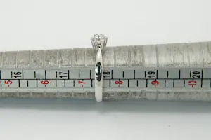 34- Moderne en stijlvolle solitair in 14 karaat witgoud met 0.25ct briljant H/VS kopen? Bied vanaf 220!