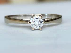 18 karaat witgouden ring met diamant ca  0.23 ct verkocht voor € 350!