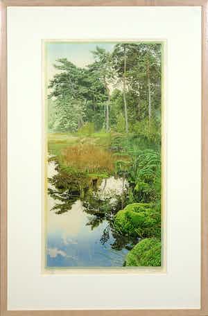 Siemen Dijkstra - Houtsnede, Zomerbos (rimpeling in verder roerloos ven) - Ingelijst verkocht voor € 100!
