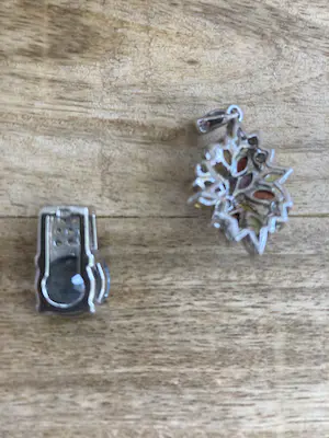 Een Lotje van drie zilveren hangers met kleurstenen en zirkonia kopen? Bied vanaf 35!