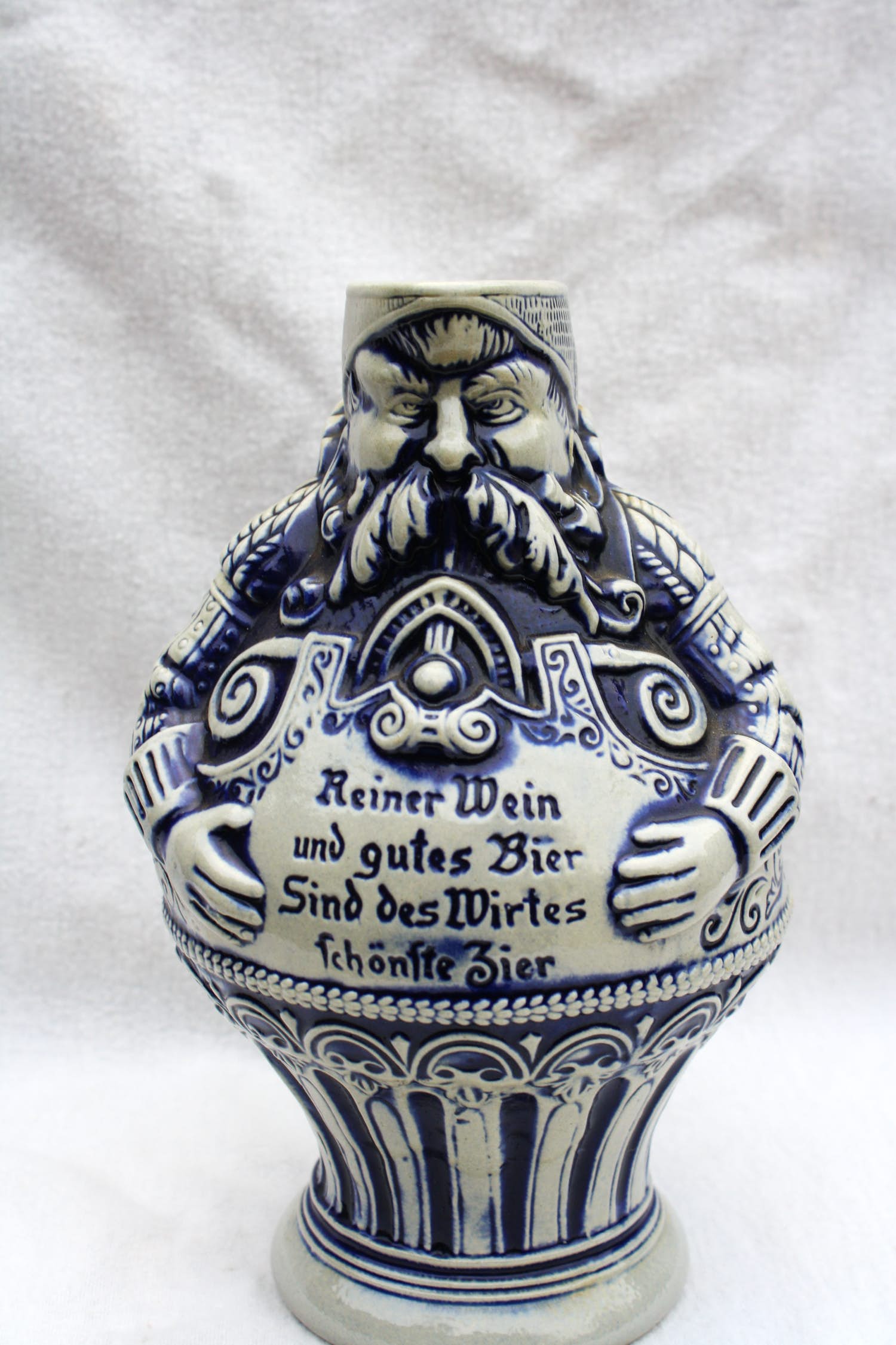 Niet of onleesbaar gesigneerd - Prachtige Orginele Gerzit Steengoed Baardman Kruik (20e eeuw) kopen? Bied vanaf 1!