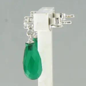 18k gouden oorhangers met groene chalcedoon en briljant geslepen diamant kopen? Bied vanaf 260!