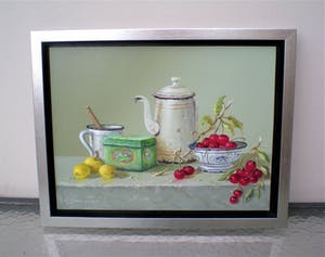 Thomas Heesakkers - Stilleven emaillen koffiekan blikje enschaaltje kersen kopen? Bied vanaf 250!