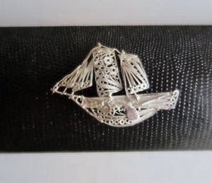 Niet of onleesbaar gesigneerd - Filigraine Broche 'Zeilschip' - met zilver keurmerk kopen? Bied vanaf 1!