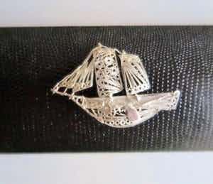 Niet of onleesbaar gesigneerd - Filigraine Broche 'Zeilschip' - met zilver keurmerk verkocht voor € 1!