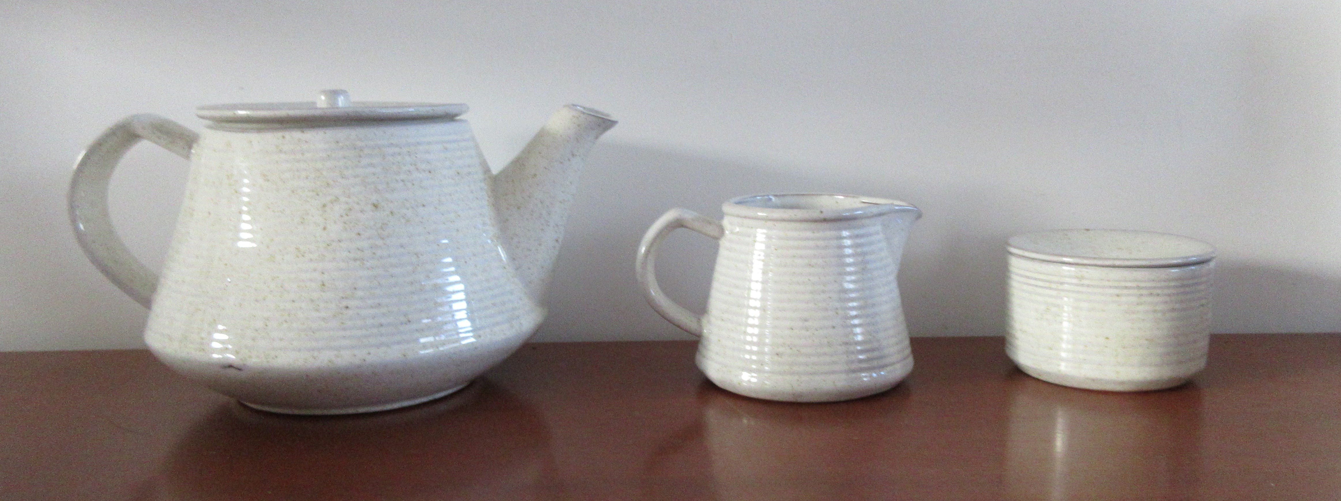 Carstens Keramik Rheinsberg - Zandkleurig rood aardewerken design thee set verkocht voor € 1!