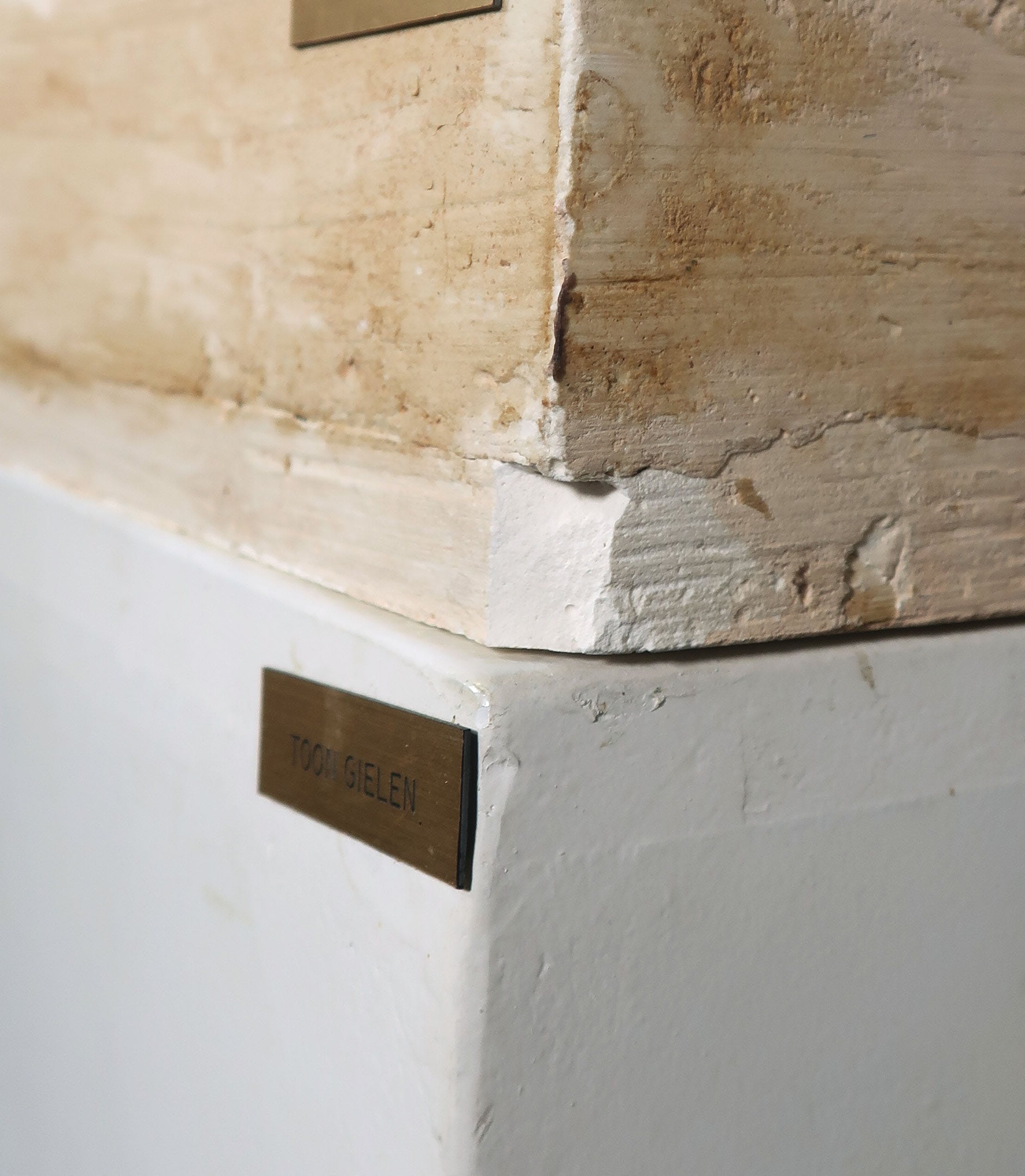 Toon Gielen - Beschilderd keramiek, Naakte vrouw op sokkel kopen? Bied vanaf 50!