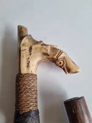 Niet of onleesbaar gesigneerd - Mes met handvat kopen? Bied vanaf 10!