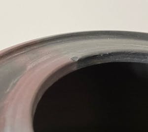 Niet of onleesbaar gesigneerd - Museale Studio Keramische Raku en paardenhaar deksel of urnvaas kopen? Bied vanaf 1!