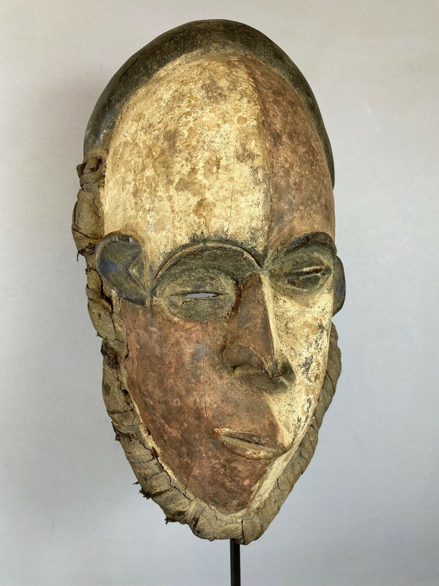 Pende - 220403 - African mask from the Pende - Congo. verkocht voor € 45!