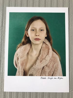 Elsbeth Struijk van Bergen - Kleurenfoto uit de serie ‘Samples’ kopen? Bied vanaf 30!