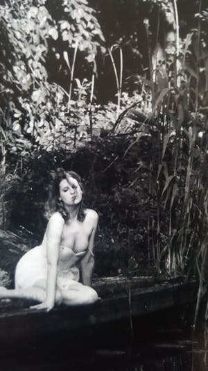 Erik Gigengack - ‘seated woman at the pond’, originele foto, nummer 1 uit serie van 10 kopen? Bied vanaf 1!