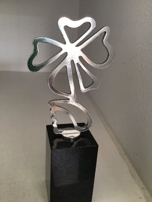 Corry Ammerlaan - Sculptuur “ MEER DAN GELUK ! “ kopen? Bied vanaf 1!