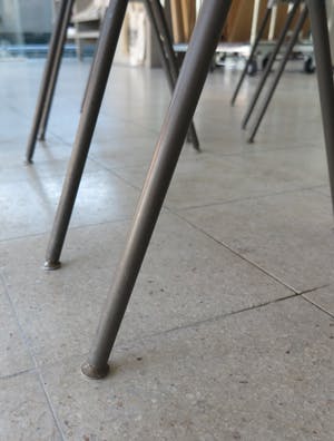 Giancarlo Piretti - voor Castelli - Set van twee vintage DSC 106 stoelen kopen? Bied vanaf 1!