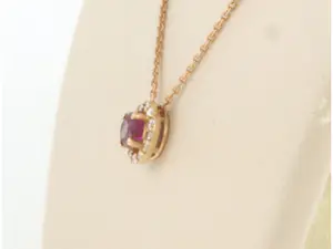 14k rosé gouden collier met  robijn en briljant geslepen diamant 0.10 ct - 45 cm kopen? Bied vanaf 240!