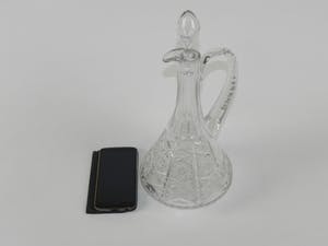 Niet of onleesbaar gesigneerd - Zware hoge kristallen karaf met stop kopen? Bied vanaf 1!