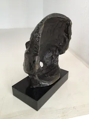 Astrid Veldhuyzen-Koppen - Sculptuur “ TWEE GEZICHTEN “. Gesigneerd kopen? Bied vanaf 1!