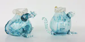 Yvon Trossèl - Twee glazen blauwe muisjes kopen? Bied vanaf 100!