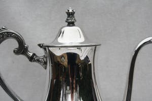 Niet of onleesbaar gesigneerd - Stijlvolle Oneida USA Silver Plate Koffie/Theeset Verzilverd (20e eeuw) kopen? Bied vanaf 1!