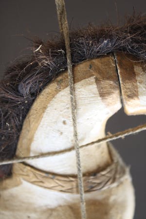 Niet of onleesbaar gesigneerd - Antiek Polychroom beschilderd marionetten paard kopen? Bied vanaf 1!