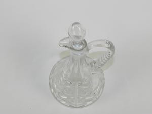 Niet of onleesbaar gesigneerd - Zware hoge kristallen karaf met stop kopen? Bied vanaf 1!