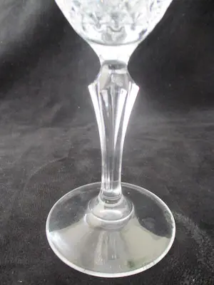 Niet of onleesbaar gesigneerd - 6 grote kristallen glazen kopen? Bied vanaf 1!